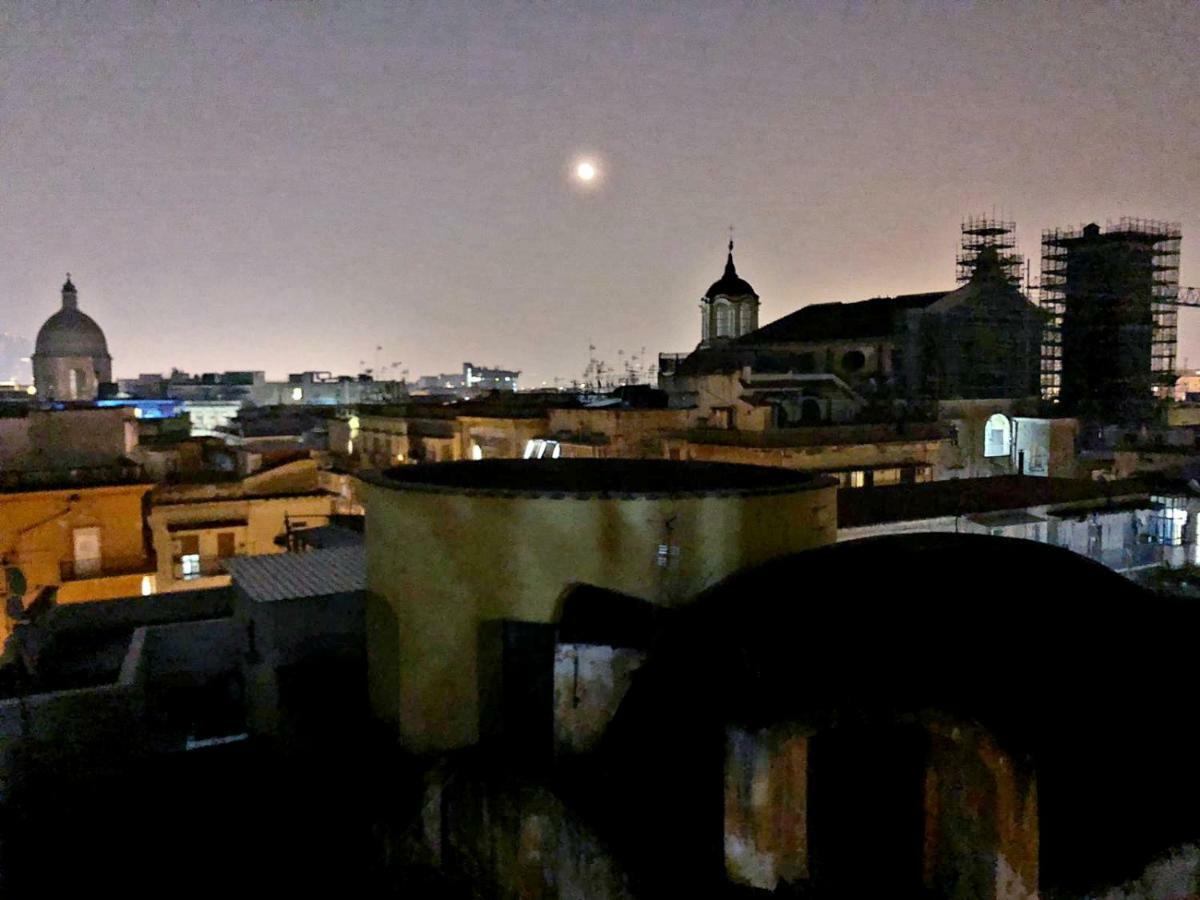 I Tetti Del Centro Storico Apartment Наполи Екстериор снимка
