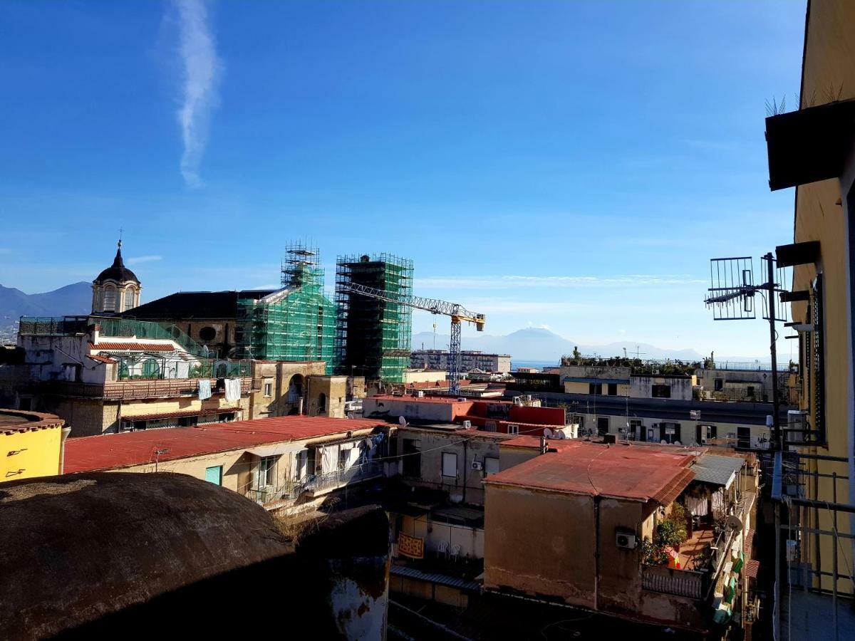 I Tetti Del Centro Storico Apartment Наполи Екстериор снимка